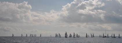 fleet in light wind